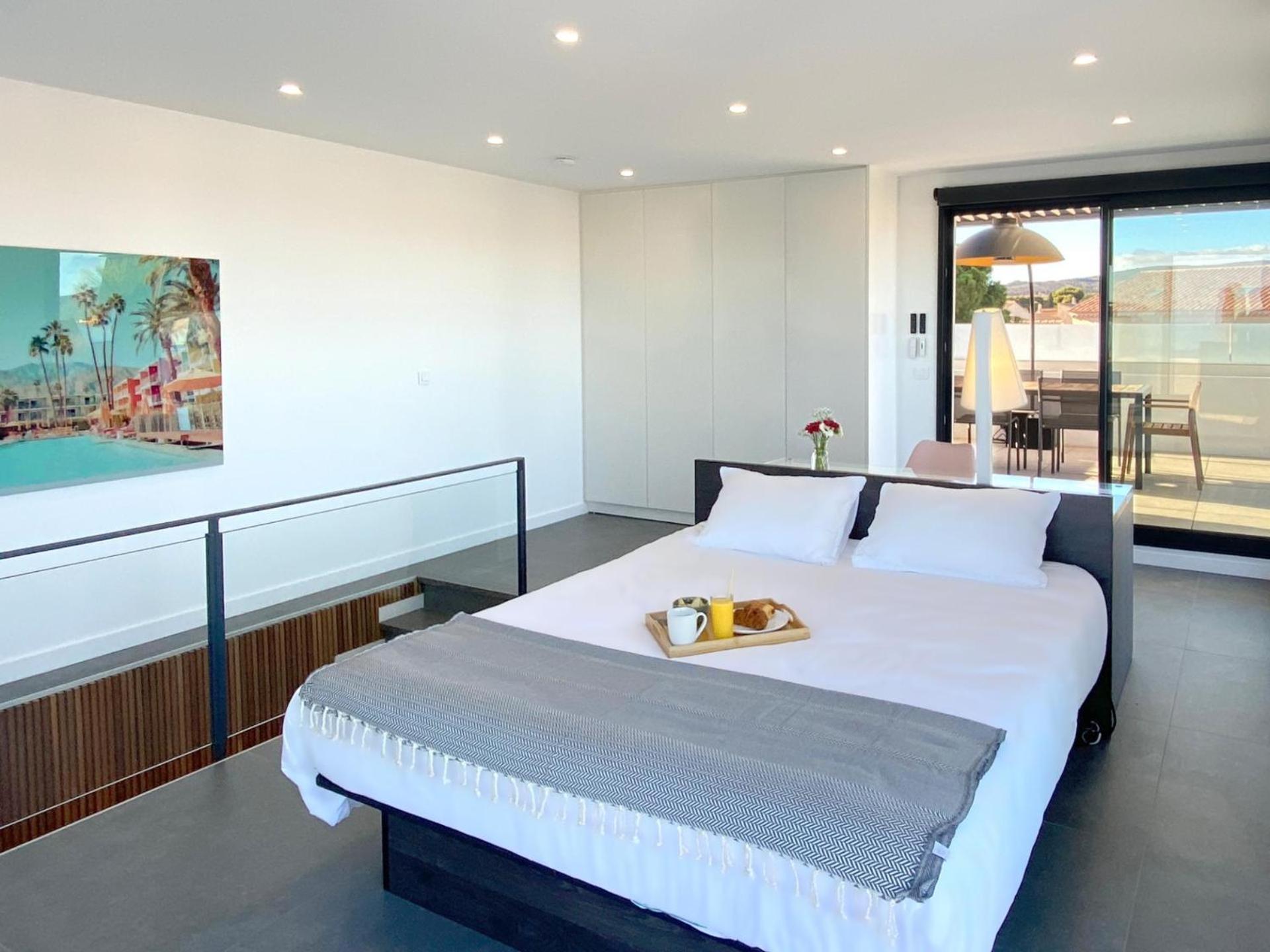 Miramar Bed & Breakfast